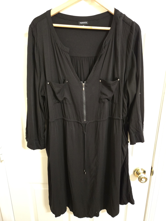 torrid Dresses & Skirts - Torrid Black Dress Zipper Front Size 2 With Pockets
